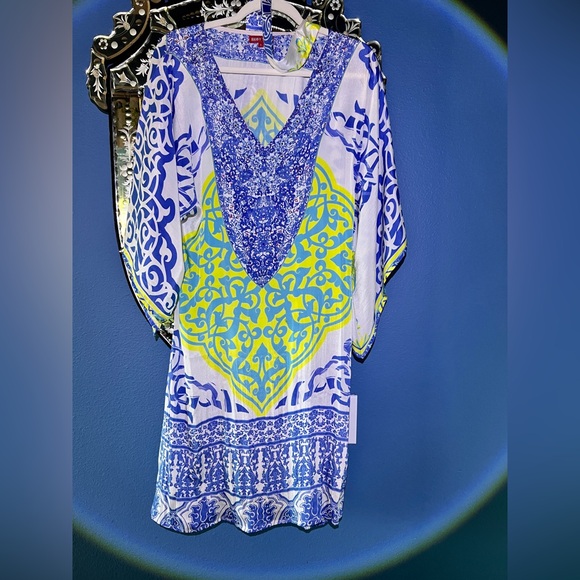 100% Silk dress with beading and a sash. Beautiful dress - formal or casual. - Picture 7 of 10